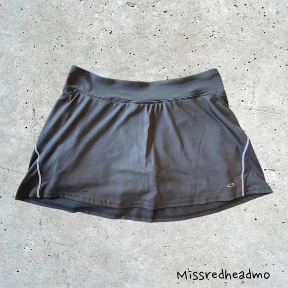 Champion Tennis Skirt - Large - Picture 2 of 4